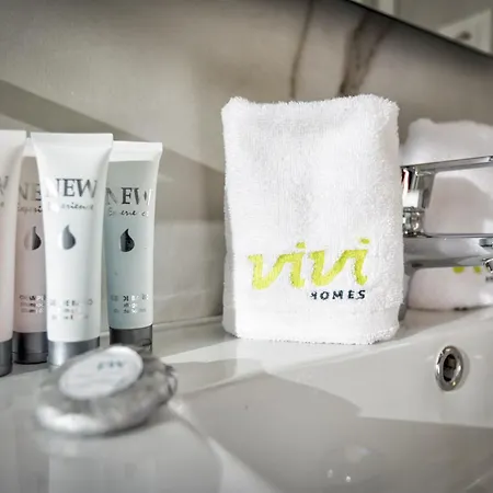 Vivi Homes - Pulpo Pool, Balcony & Sea View *